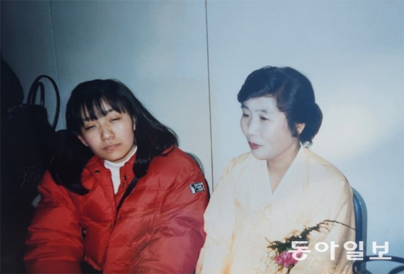 한강 작가의 어릴적 사진들 2