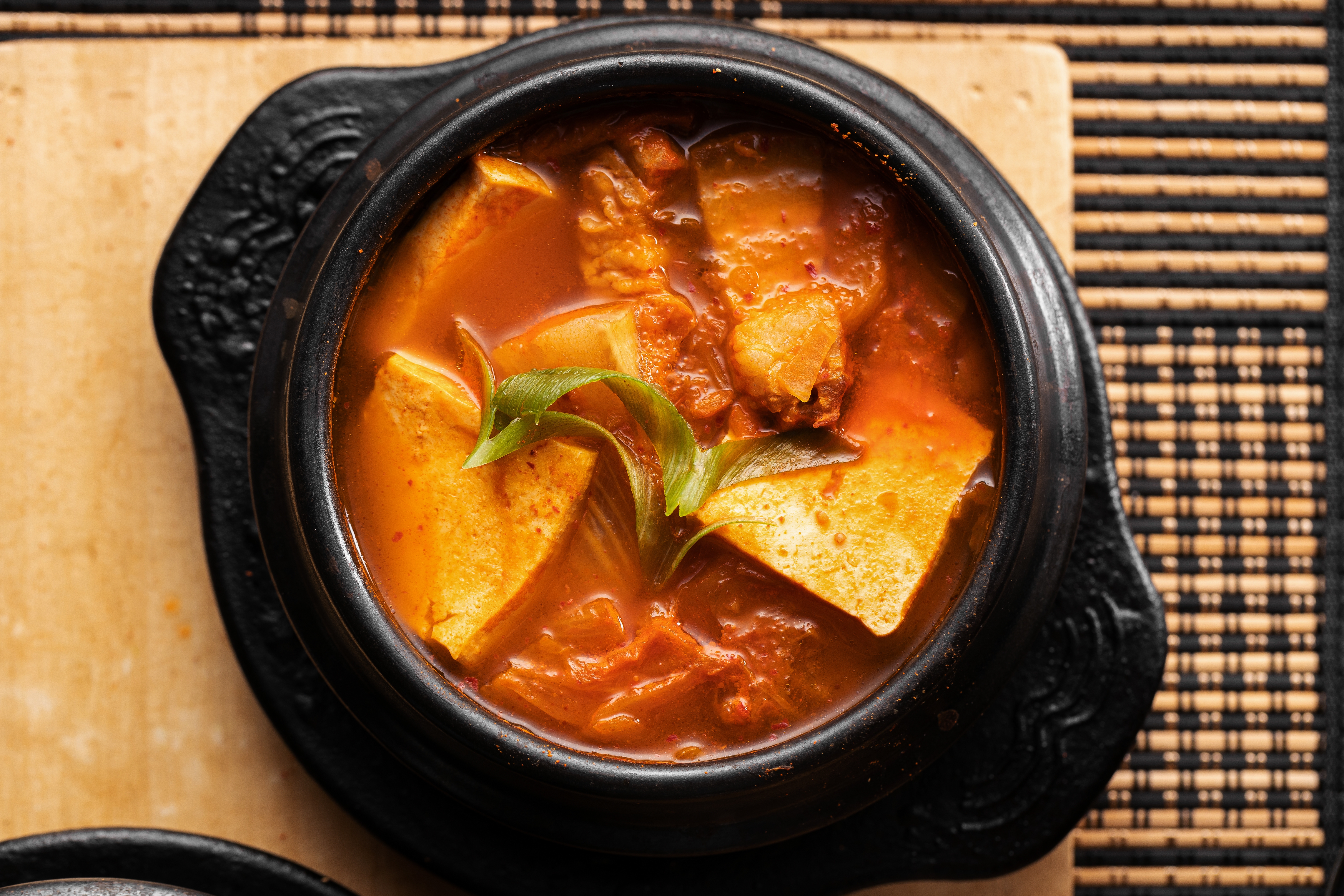 돼지고기듬뿍넣은김치찌개 이미지
