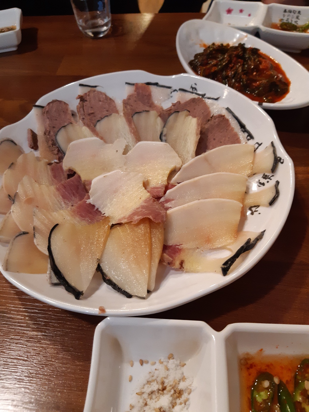 본역고래홍어전문점 대표 사진