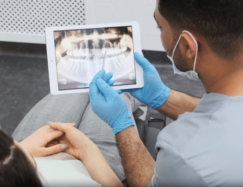 치과-의사-엑스레이-진단