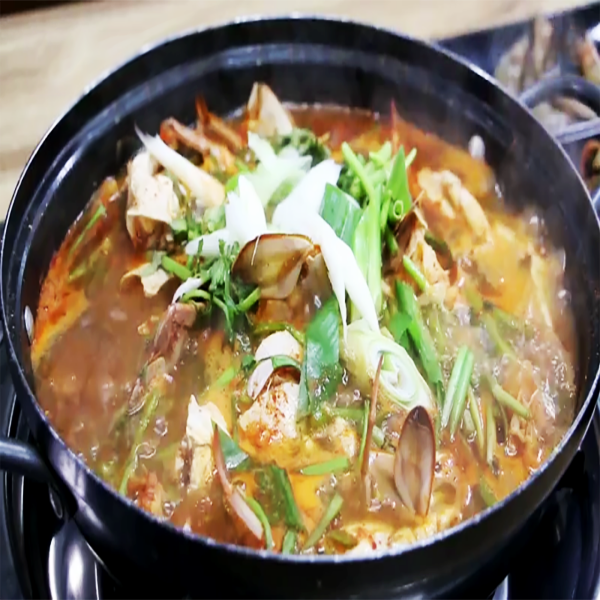 충남 홍성군 맛집 갈매기횟집 생방송 투데이 천수만 자족 꽃게탕, 꽃게찜, 양념게장
