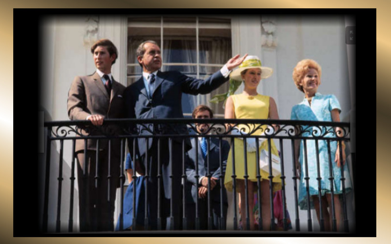 찰스 왕세자에게 백악관 앞마당을 소개하는 닉슨 대통령