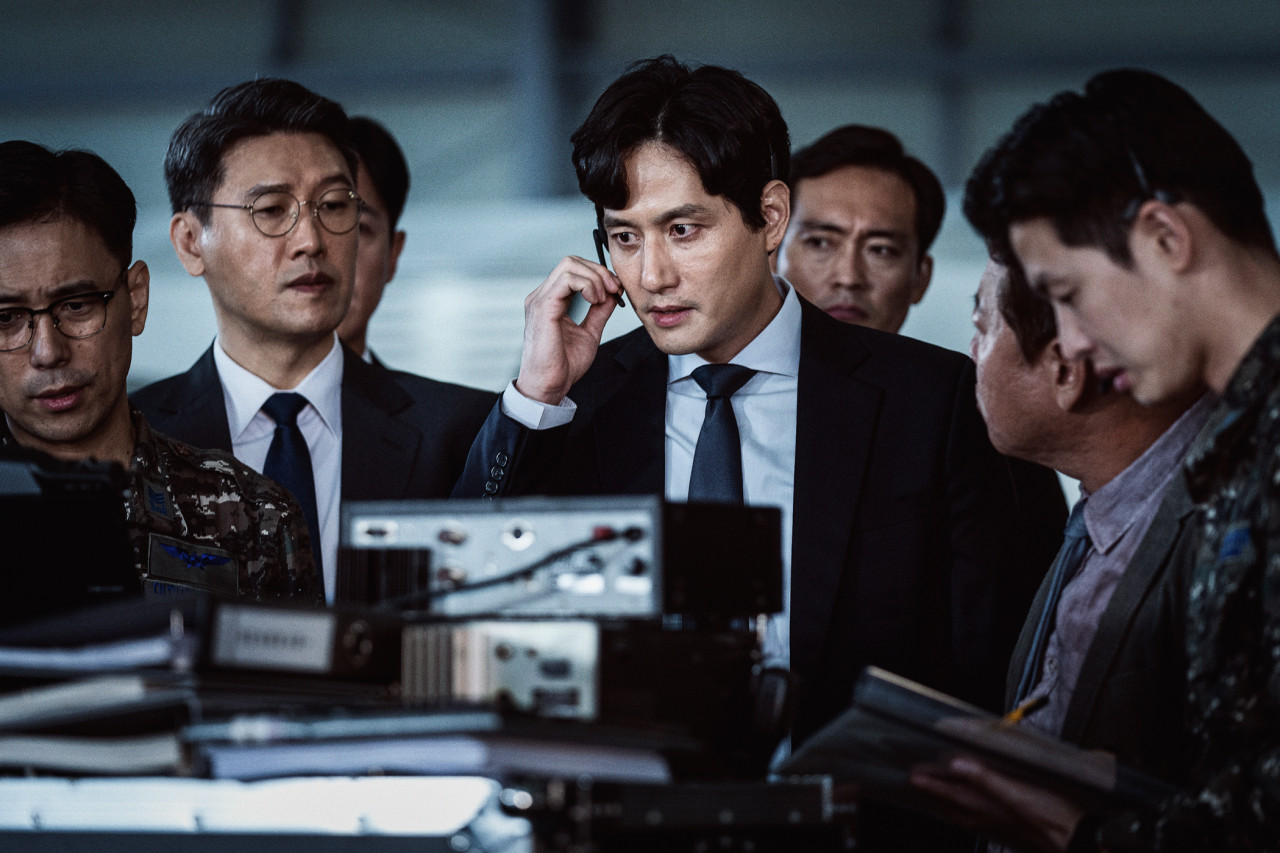 비상선언 두 번째 사진