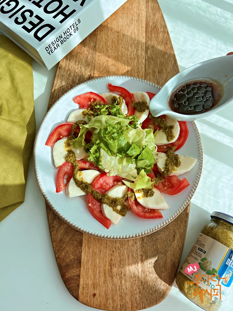 카프레제 샐러드 토마토카프레제 샐러드바질페스토 11