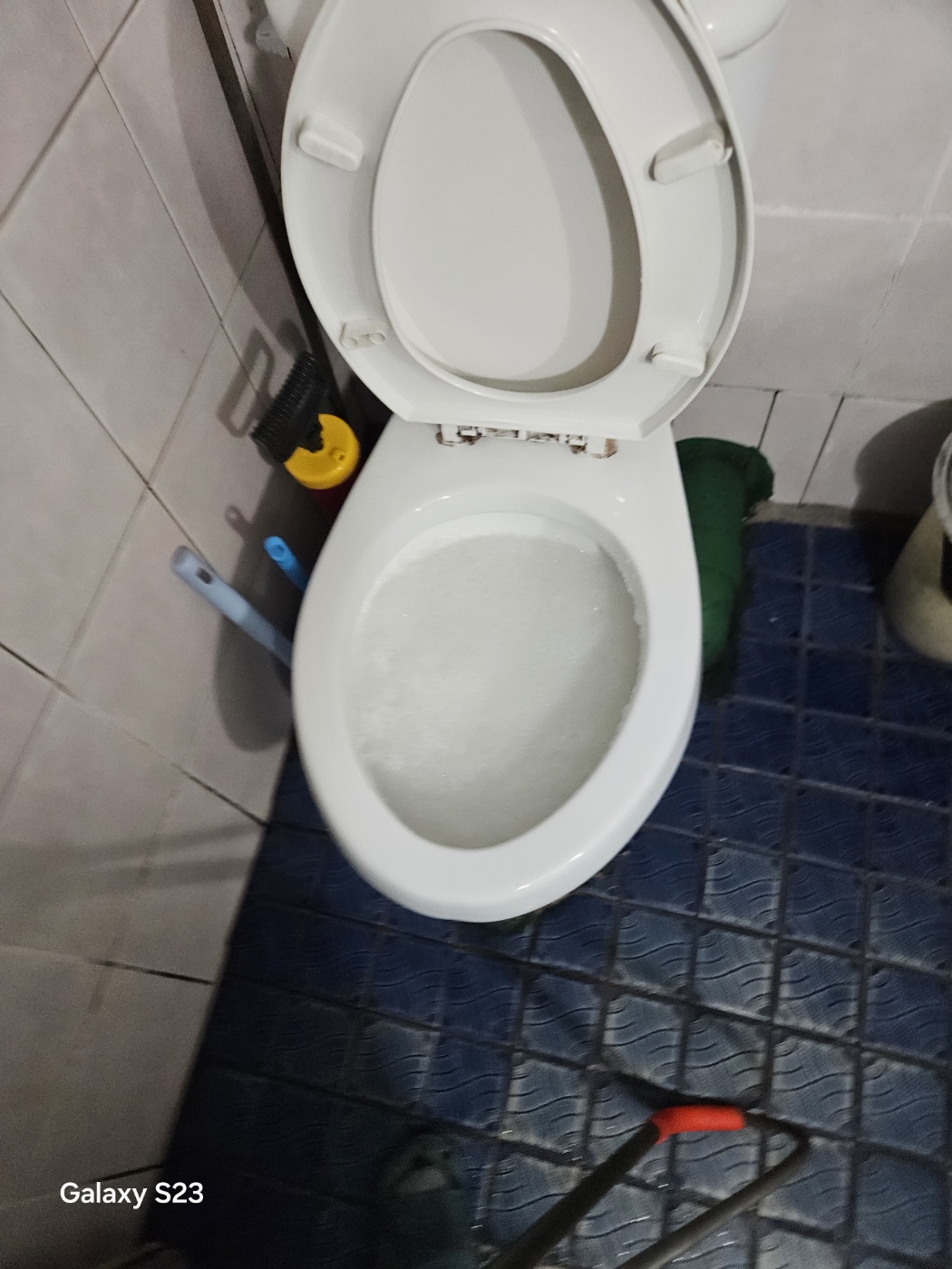 변기막힘 이미지