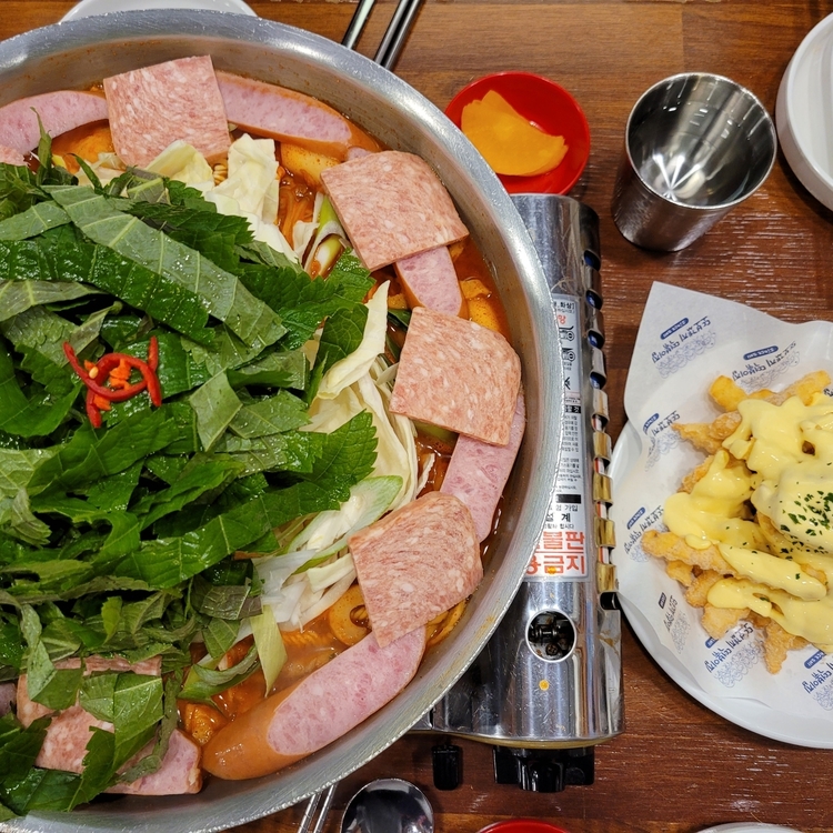  홍대 맛집 픽! 평점과 리뷰로 확인하는 인기 음식점 리스트 10곳!