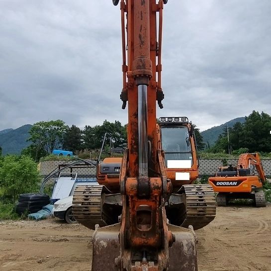  두산 DX220LCA 2009년식 4300만원 판매합니다.