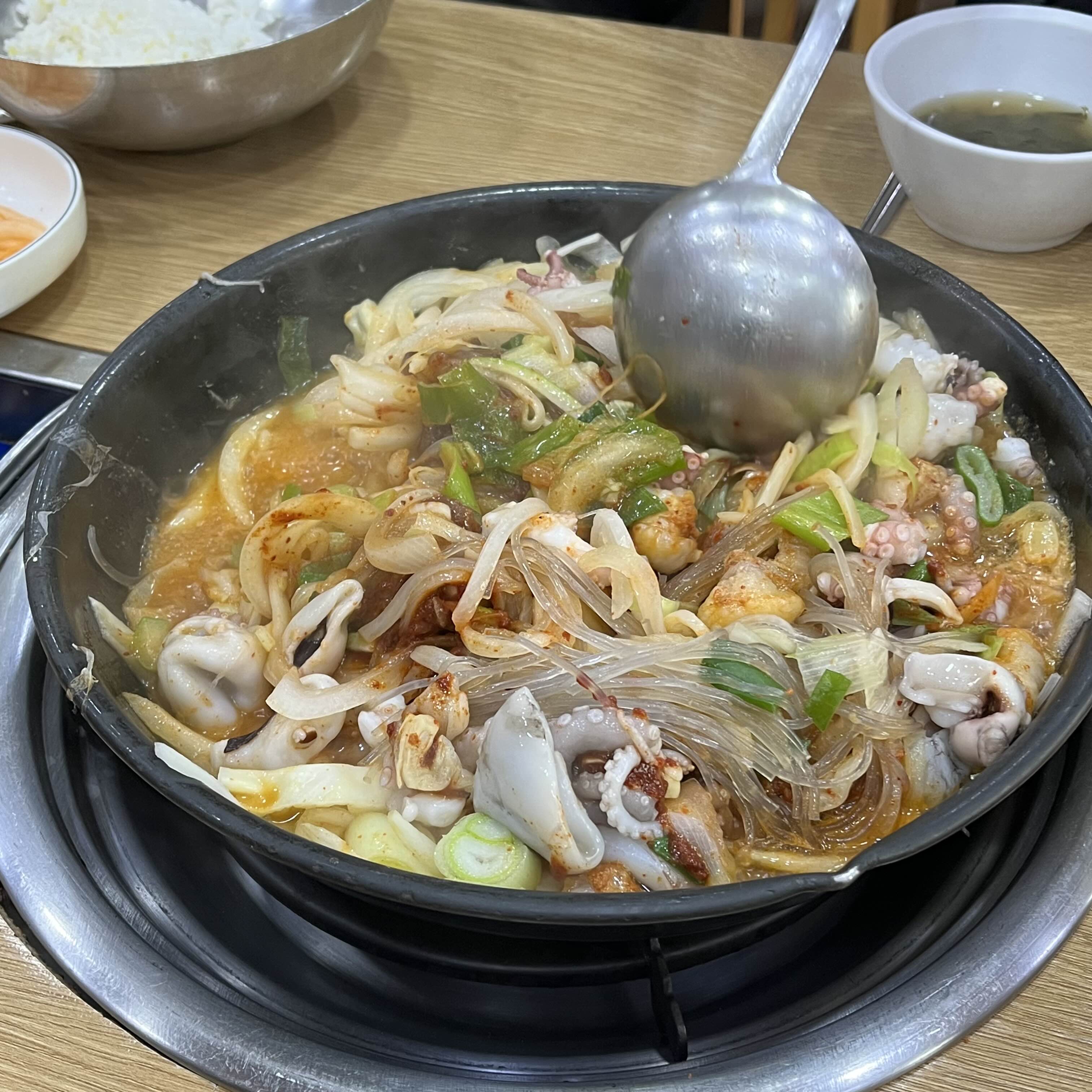 낙곱 끓을 때 젓는 모습