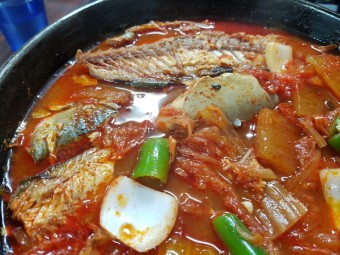 돌판 돼지 김치찜