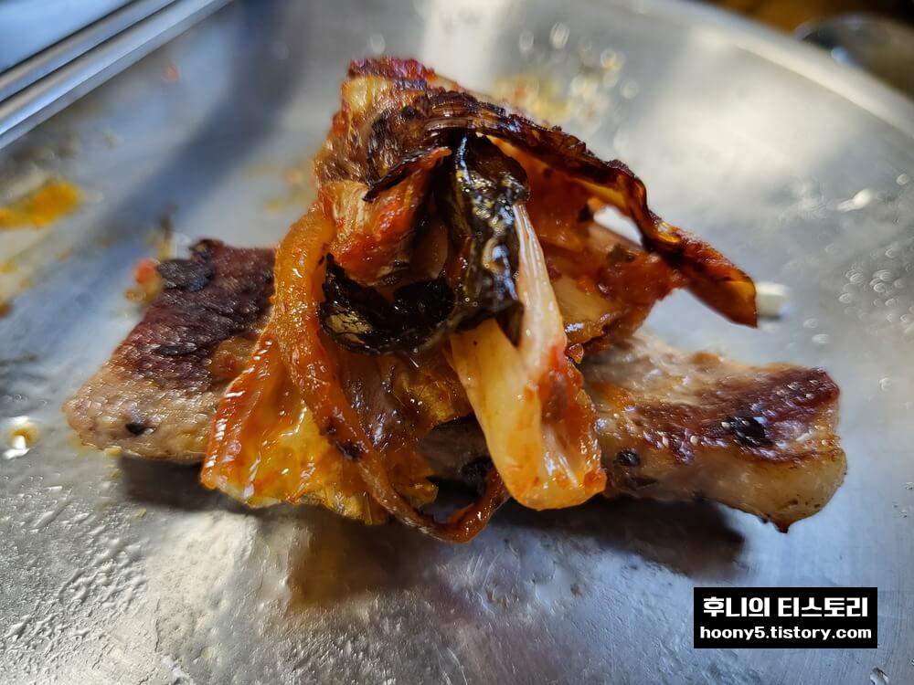 통삼겹과 김치와 한 입