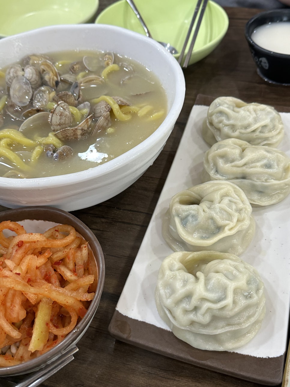 황도바지락칼국수 이미지