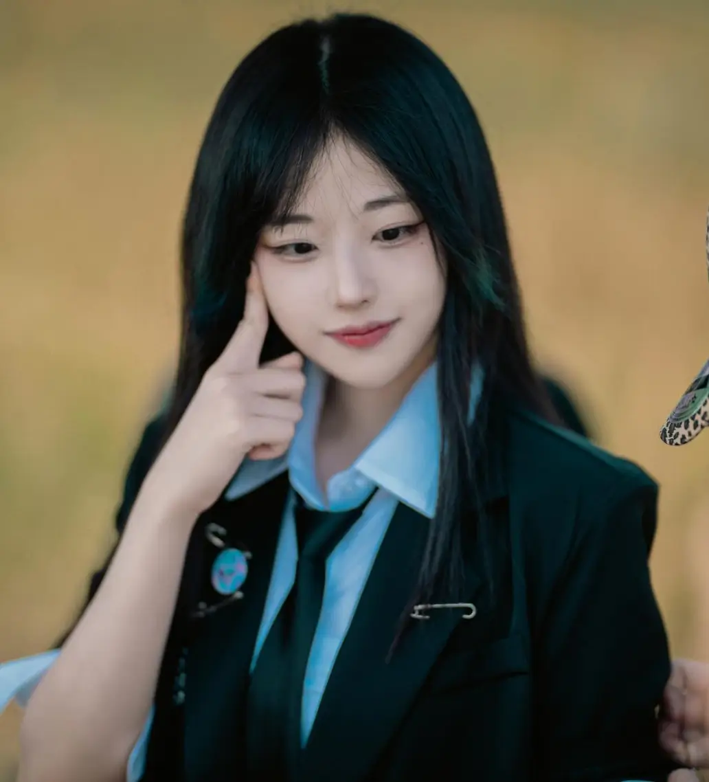 QWER 히나 배경화면 사진 모음