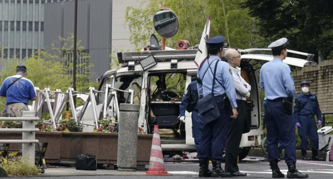일본 총리 관저 돌진 사건: 정치적 긴장의 상징 2 일본 총리 관저 돌진 사건: 정치적 긴장의 상징