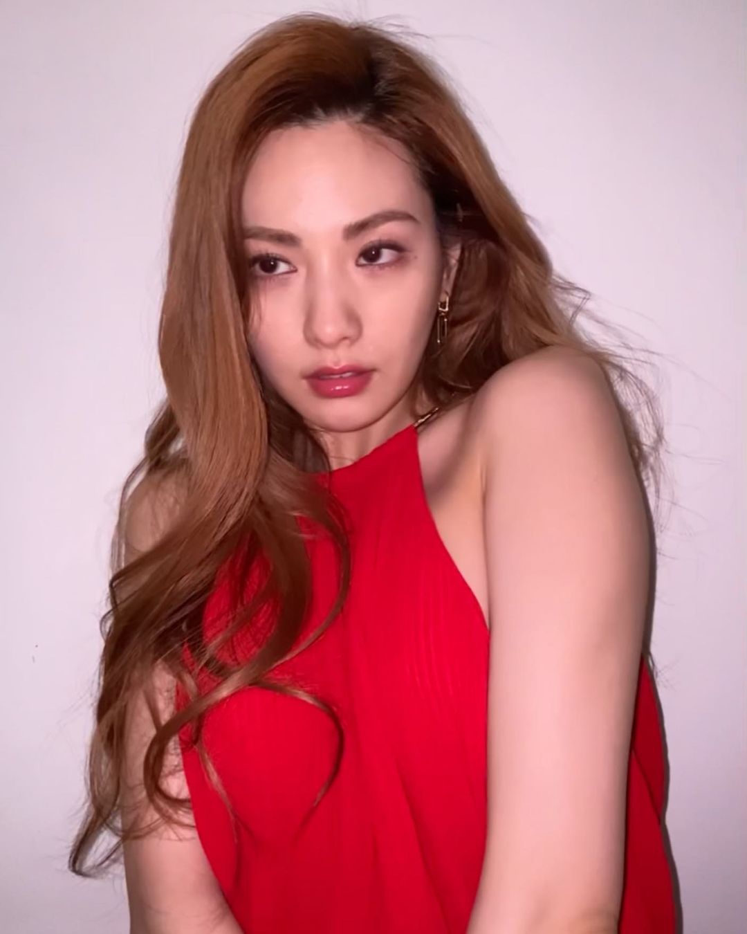  나나(임진아) 최근 분위기 레드드레스