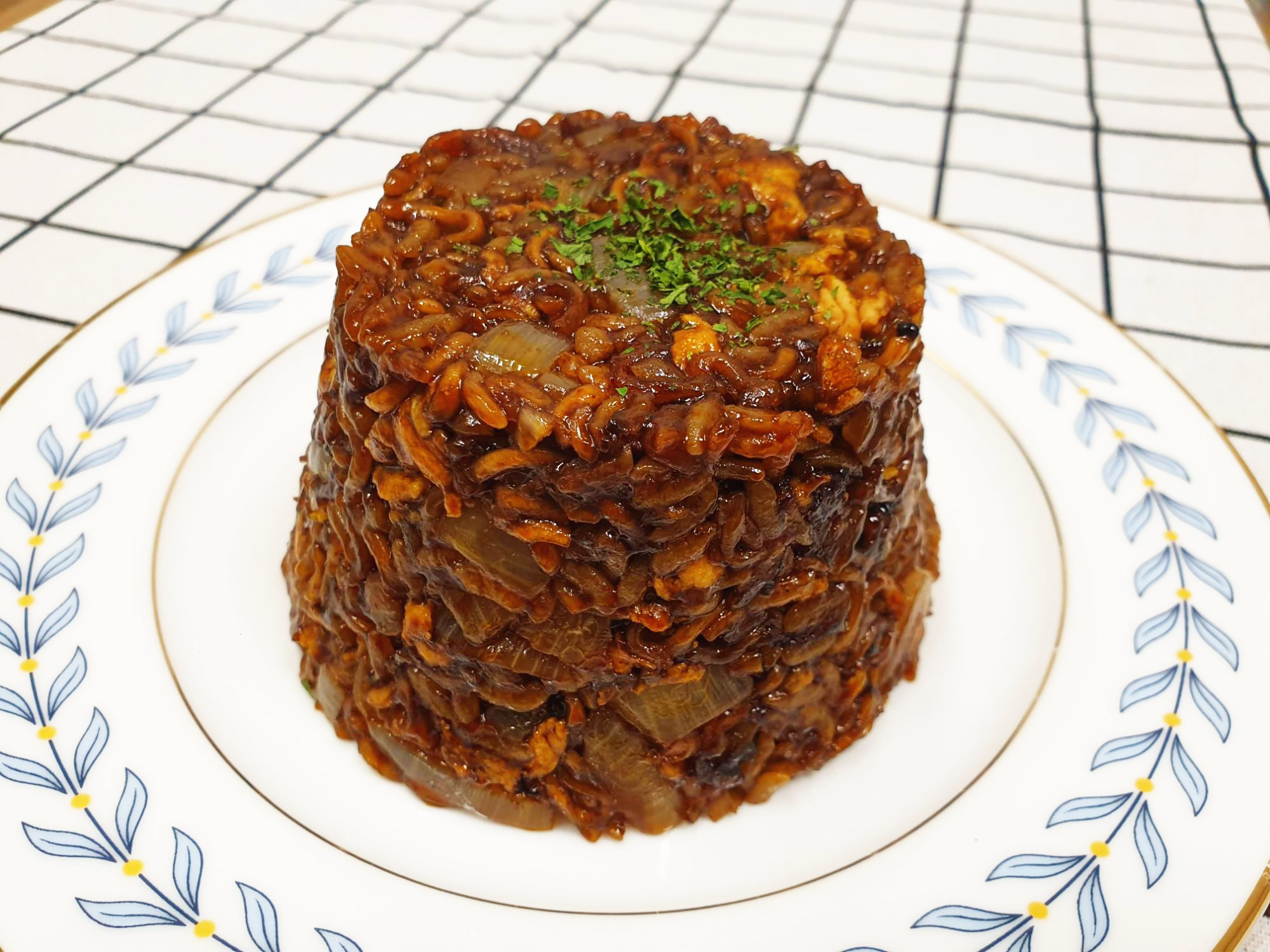  짜파게티 범벅 불닭소스로 매운 짜장볶음밥 간단하고 맛있게 만들기