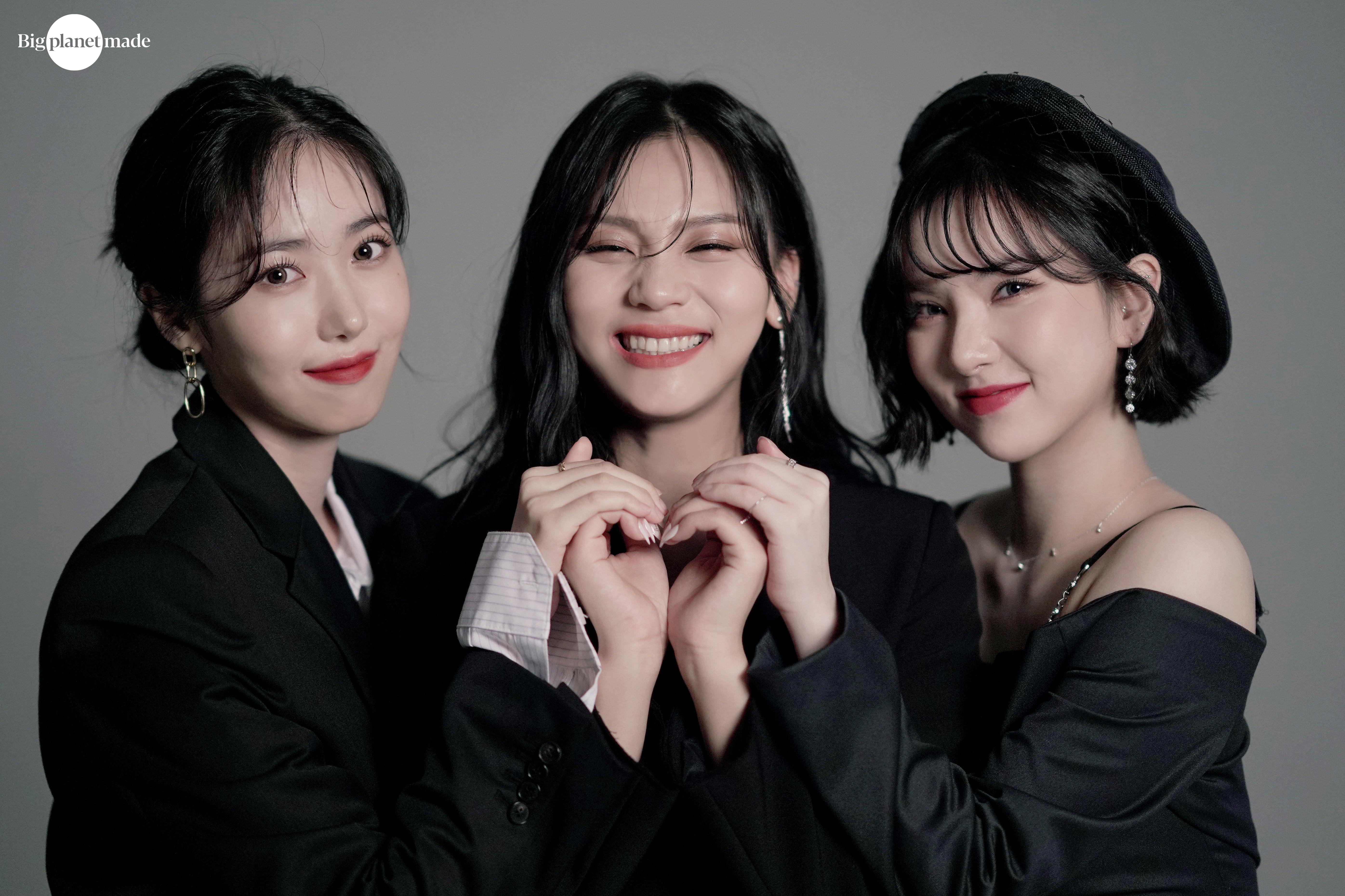  중고신인 비비지(VIVIZ) 은하 신비 엄지 프로필 촬영 비하인드 고화질 사진