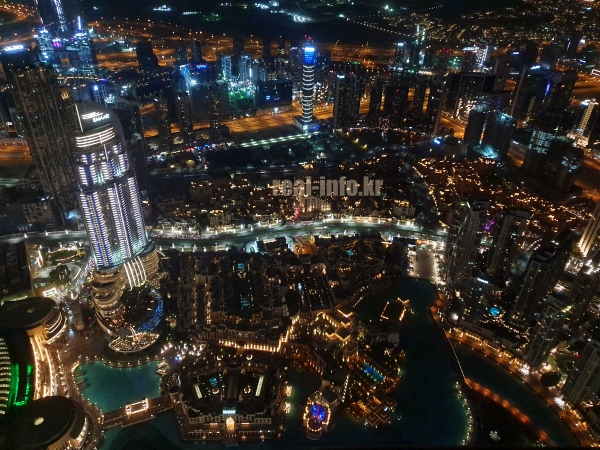 높은곳에서-내려다보는-두바이-도시의-야경