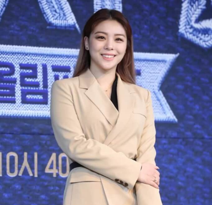 에일리&#44; 비연예인과 열애 중 : 에일리가 비연예인과 열애 중으로 내년 결혼을 목표로 예쁜 만남을 이어가고 있음.
에일리&#44; 음악 활동 소개 : 에일리는 &#39;드림하이2&#39;로 얼굴을 알리고 가수로 데뷔한 후 다수의 히트곡을 발표함.