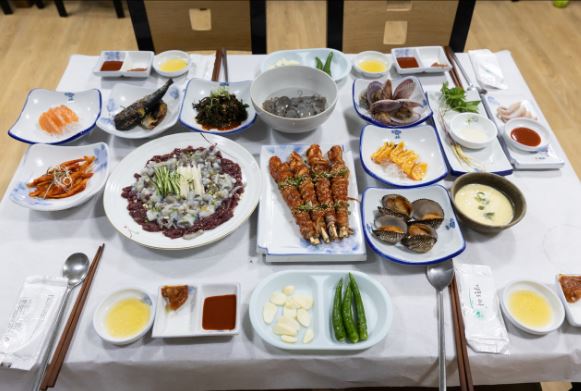  생생정보 1867회 어린이 물놀이장 디스코 장구 청년농부 계곡 무안 낙지 가격파괴 부산 대구뽈탕백반