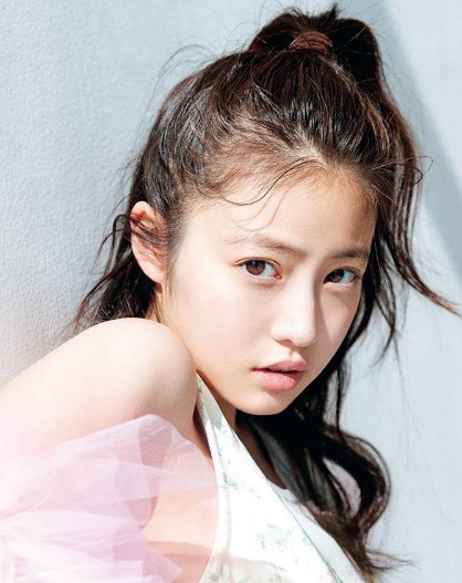 이마다 미오의 천진난만한 시선