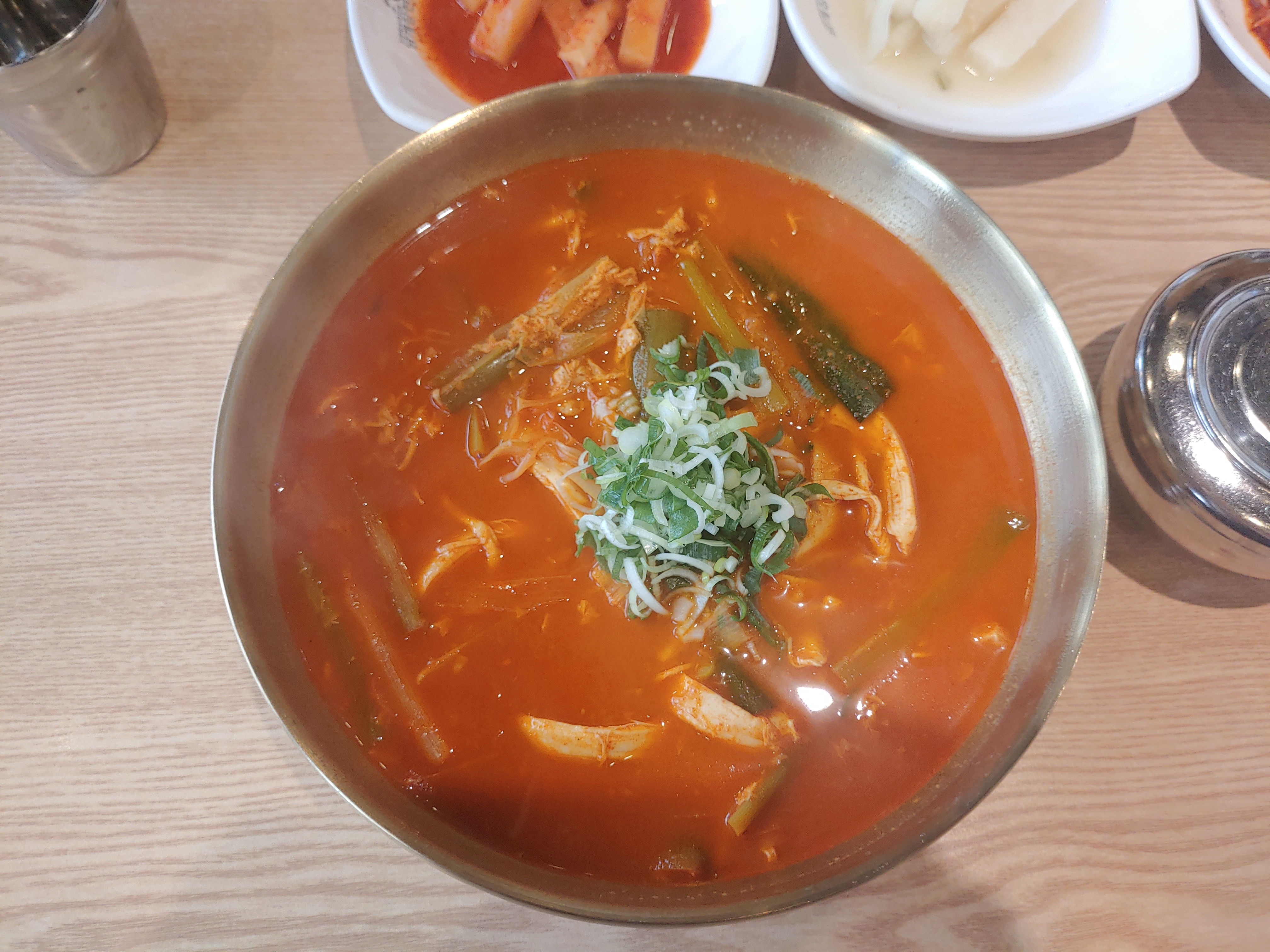  영종도맛집 얼큰한 닭개장 국밥 맛있는 닭곰탱이 리뷰