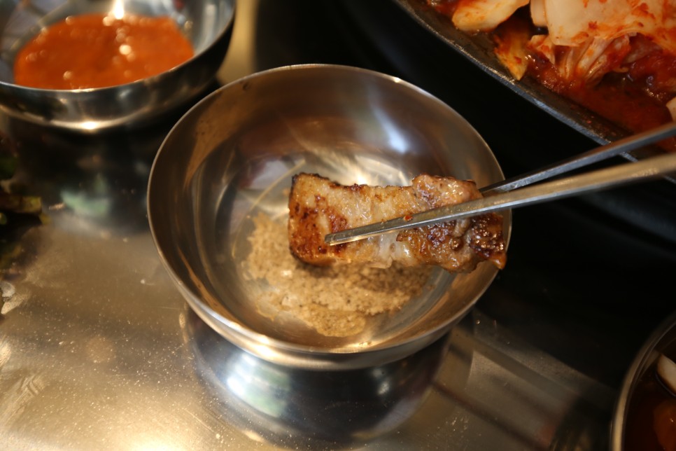 이게 육덕이지! 합정 삼겹살 5