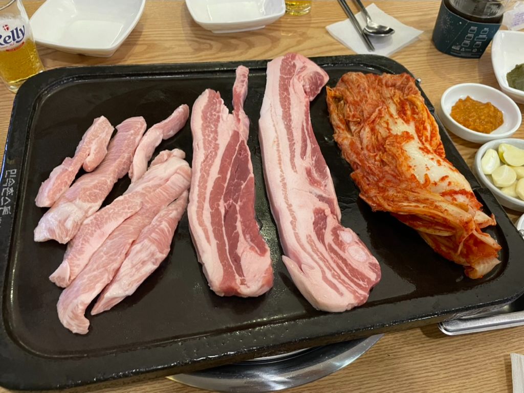 논현 청담 삼겹살 맛집 생김치오겹살 항정살 삼겹살 오겹살