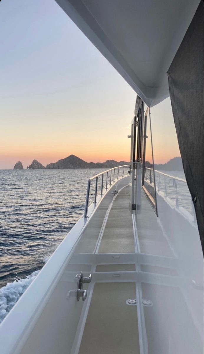 선박에서-노을을-찍은-사진