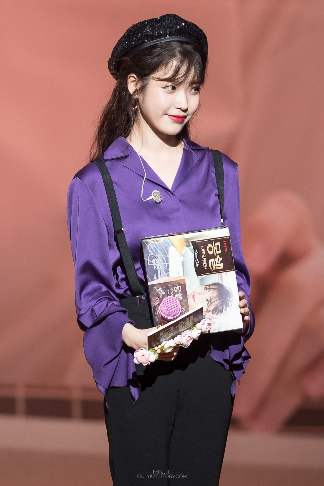  아이유 몽쉘 힐링라이브 콘서트 무대 사진