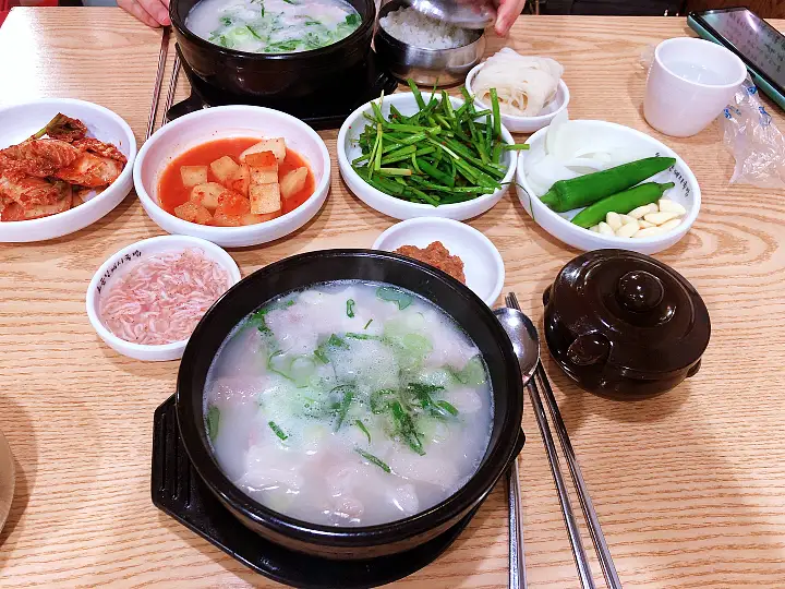 이만기 동네한바퀴 돼지국밥 서면 시장 먹자골목 돼지 사골 국밥 부산 부산진구 맛집 소개