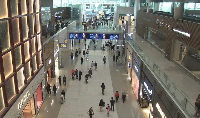 인천공항 면세점 모습