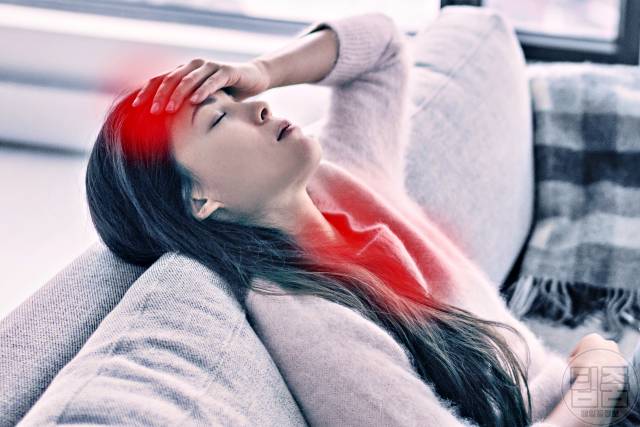 복통 같은 통증, 게실염 증상, 38도 고열