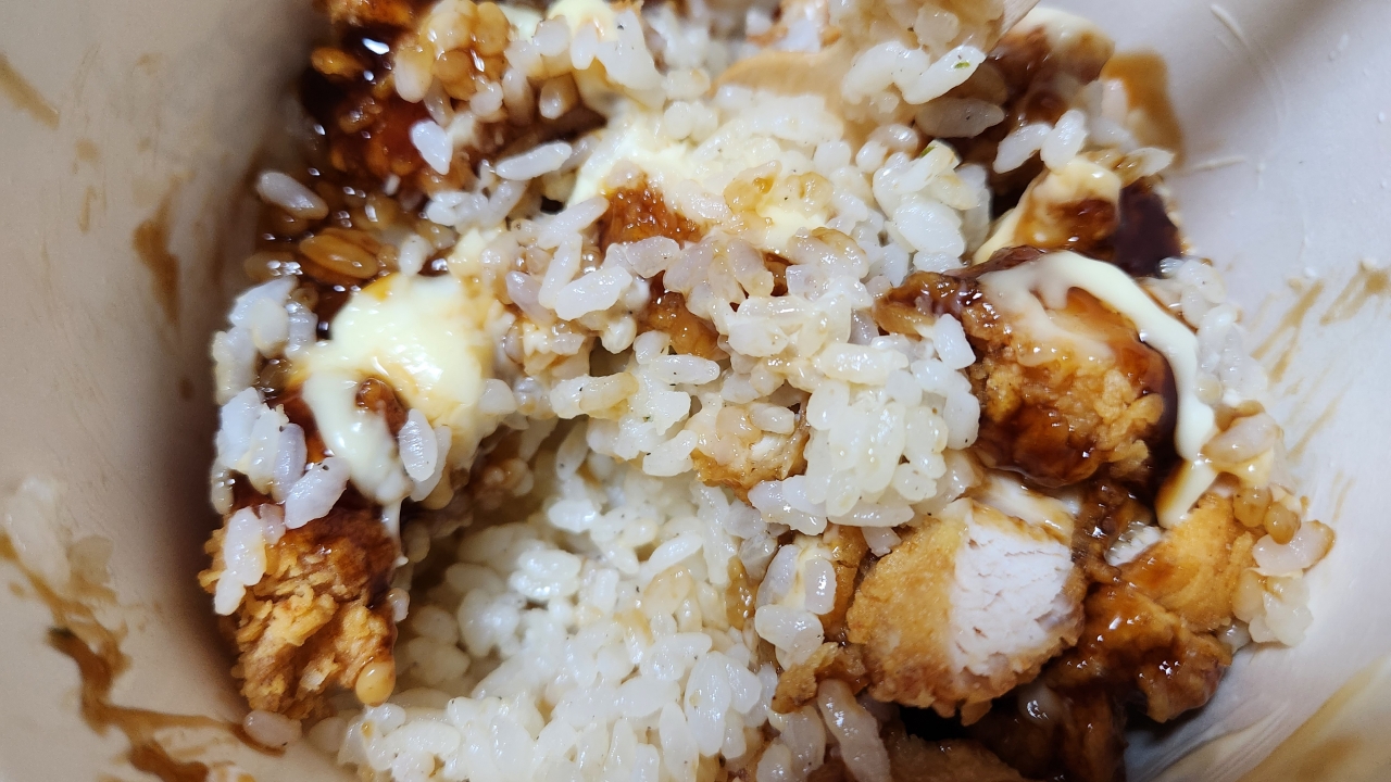 KFC에서 등장한 초저렴 밥메뉴 데리야끼 켄치밥 느끼한 신메뉴 - undefined - undefined - 🧡😑 이거 밥이었어???? KFC에서 등장한 초저렴 밥메뉴 데리야끼 켄치밥 느끼한 신메뉴 - undefined - undefined - 🧡😑 이거 밥이었어????