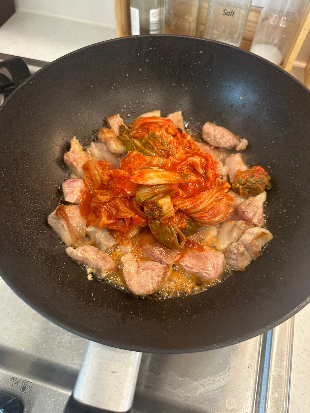 묵직한 화력으로 즐기는 남자김치찌개 2