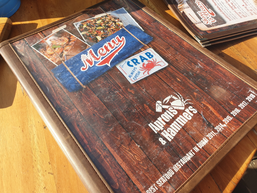 주메이라 비치 해산물 맛집, Aprons & Hammers