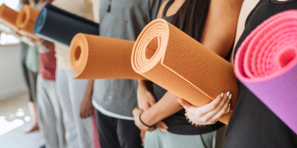 이미지출처-Canva-yoga-mat