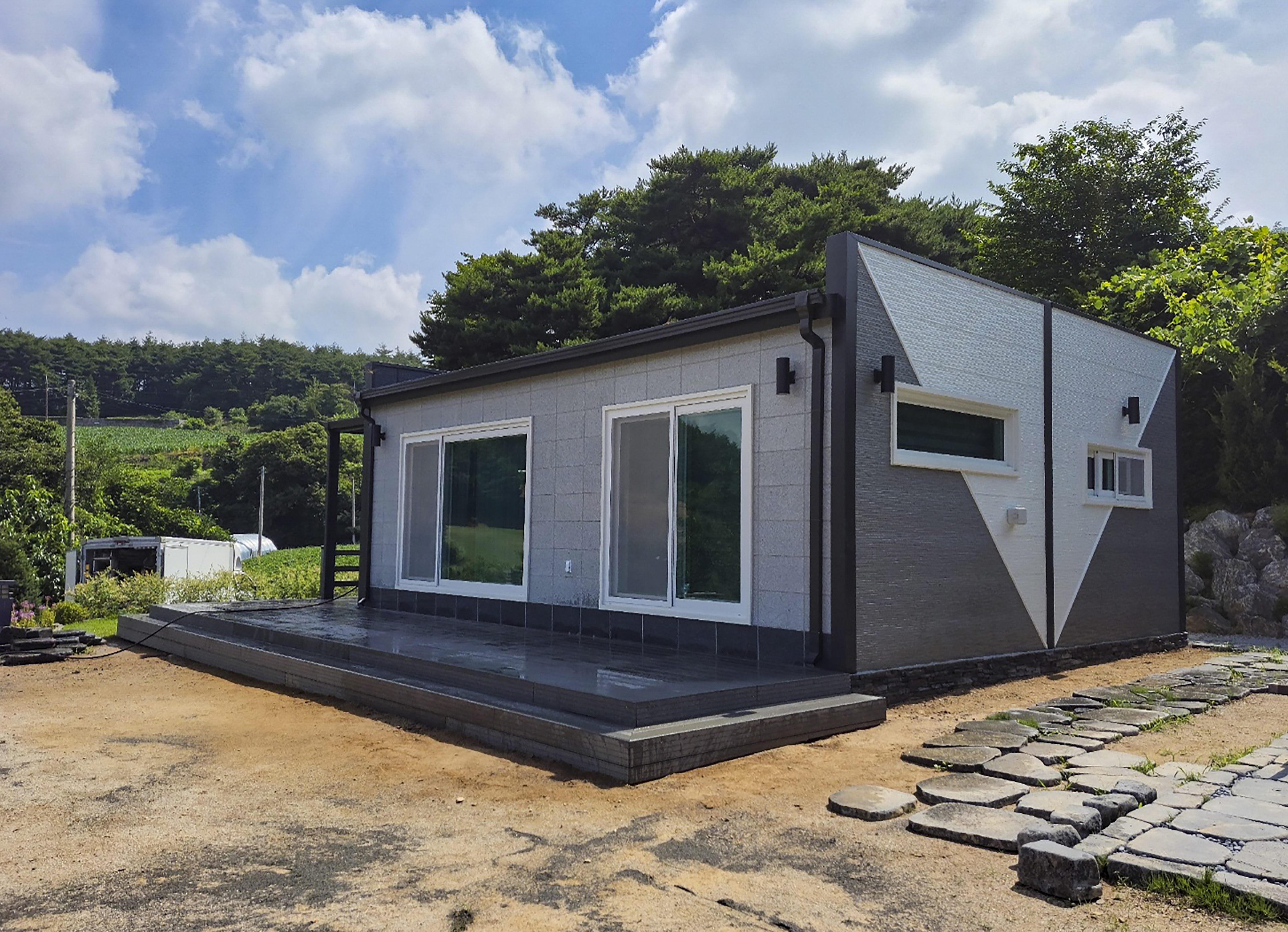  전원주택 꾸미기 네스트 합성목재 데크로 테라스 쉽게 완성