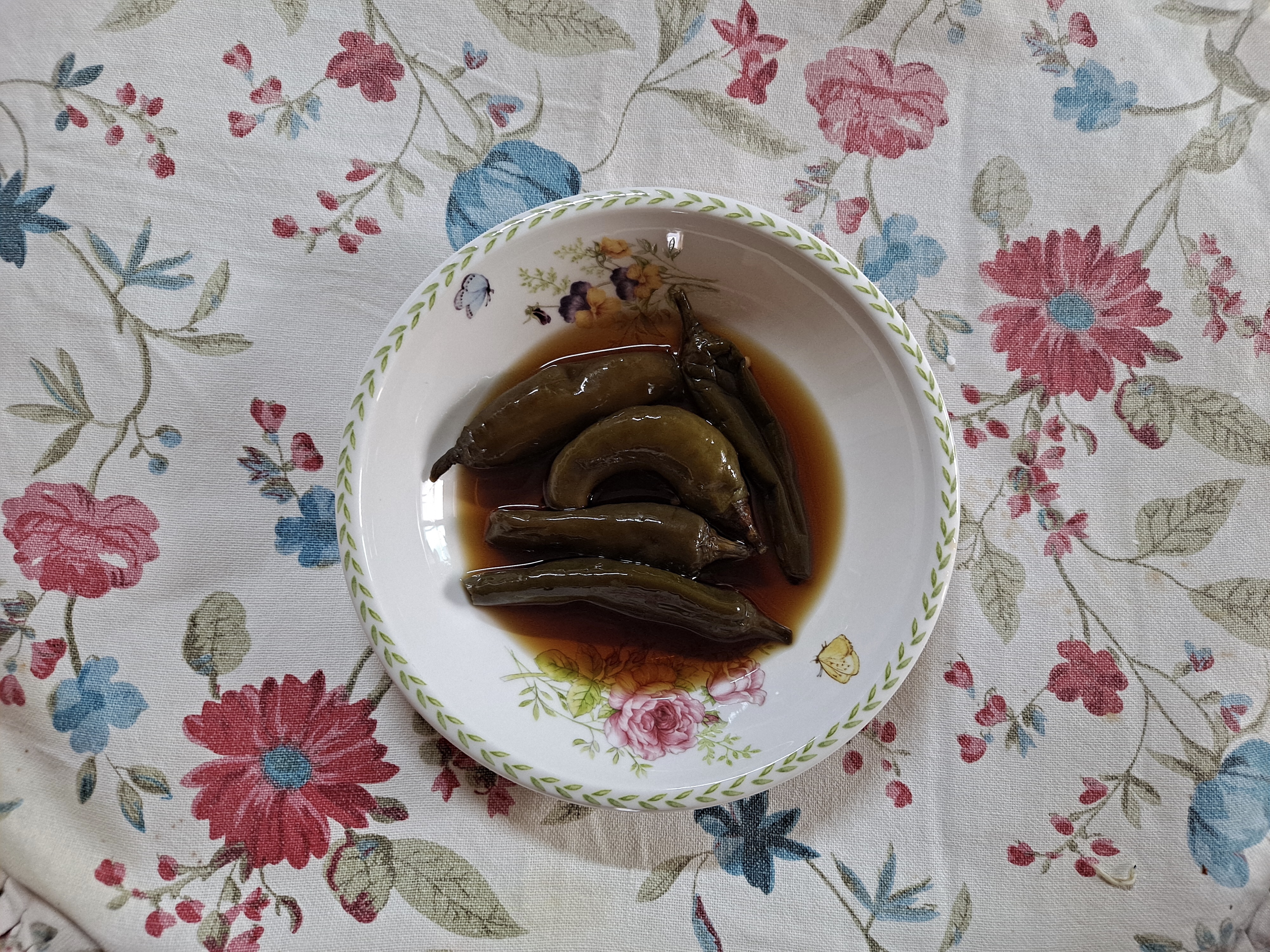  시간이 삭힌 짭짤한 감칠맛, 고추장아찌(Pickled Chili Peppers)