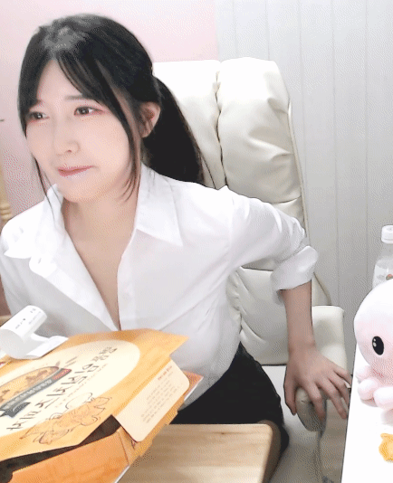  트위치 전학생 한냥이 노출 움짤