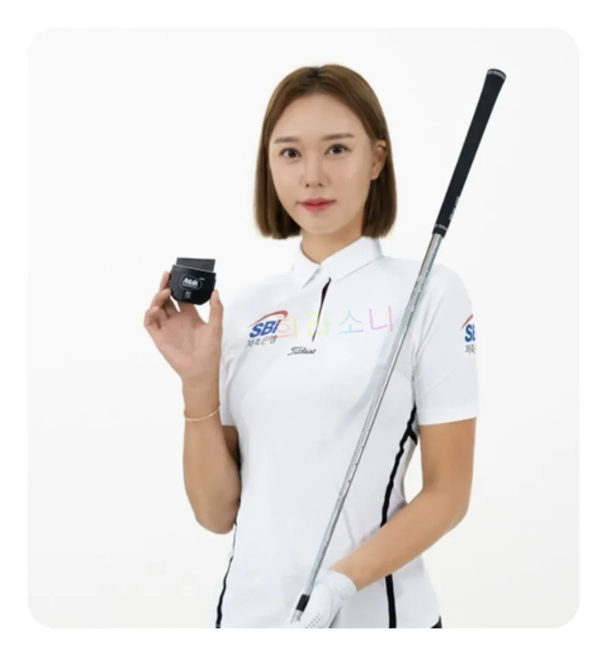 흰 SBI 유니폼을 입고 프로필 사진을 찍은 문정민 프로