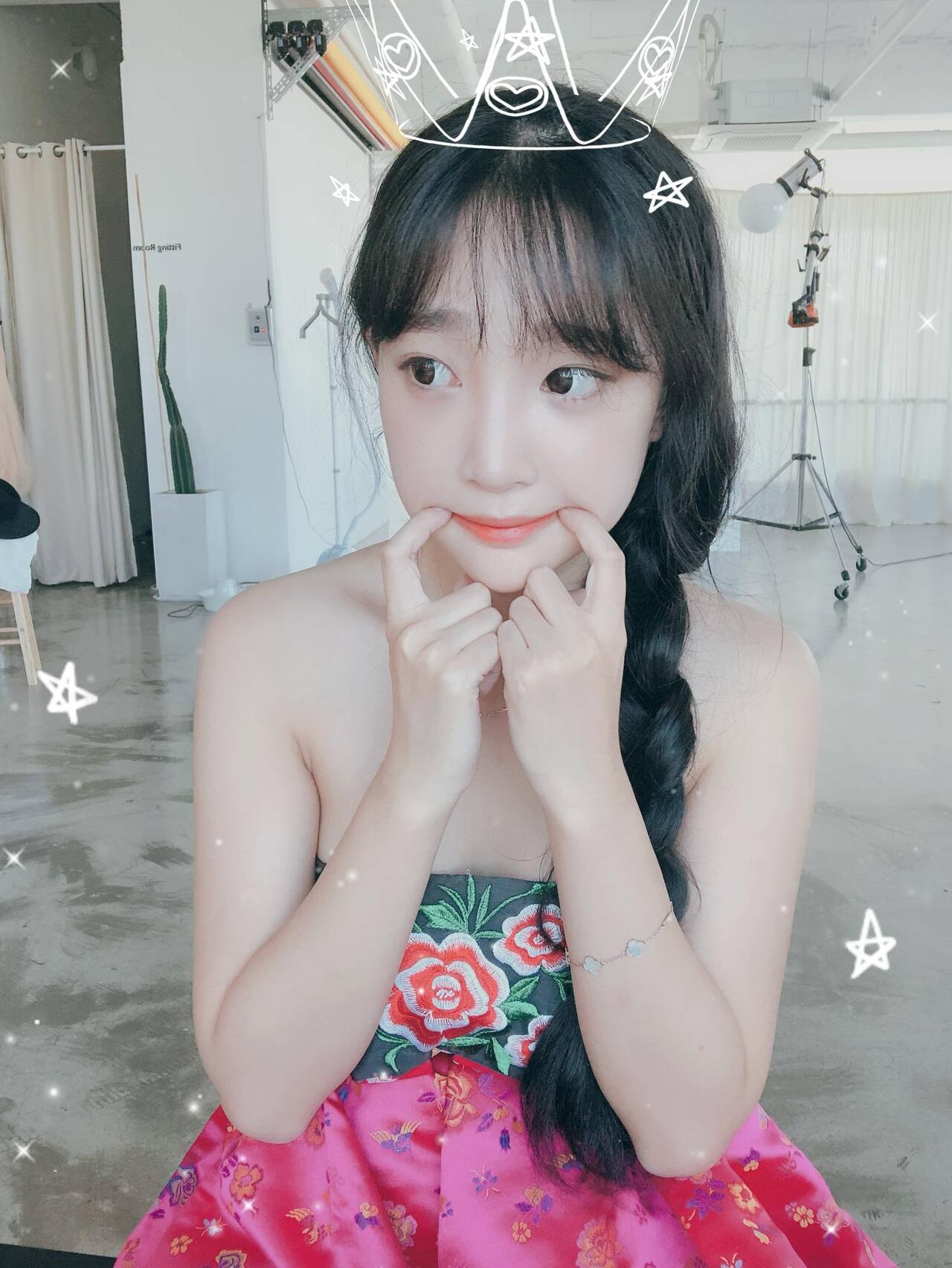  강인경 한복 사진