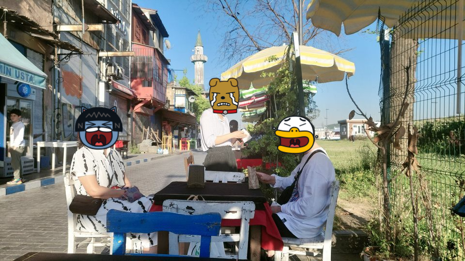  [터키 여행] Day 3 - 이스탄불 고등어 케밥 맛집, 아스말리 거리 밤 산책과 라이브 바