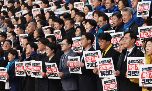 김건희 특검 거부권 행사를 비판하는 더불어민주당 의원들