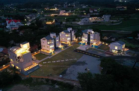 풀빌라런투유경주