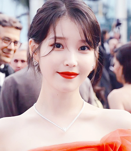  아이유 배우 이지은으로 '브로커' 부산국제영화제 (feat. MBTI는?)