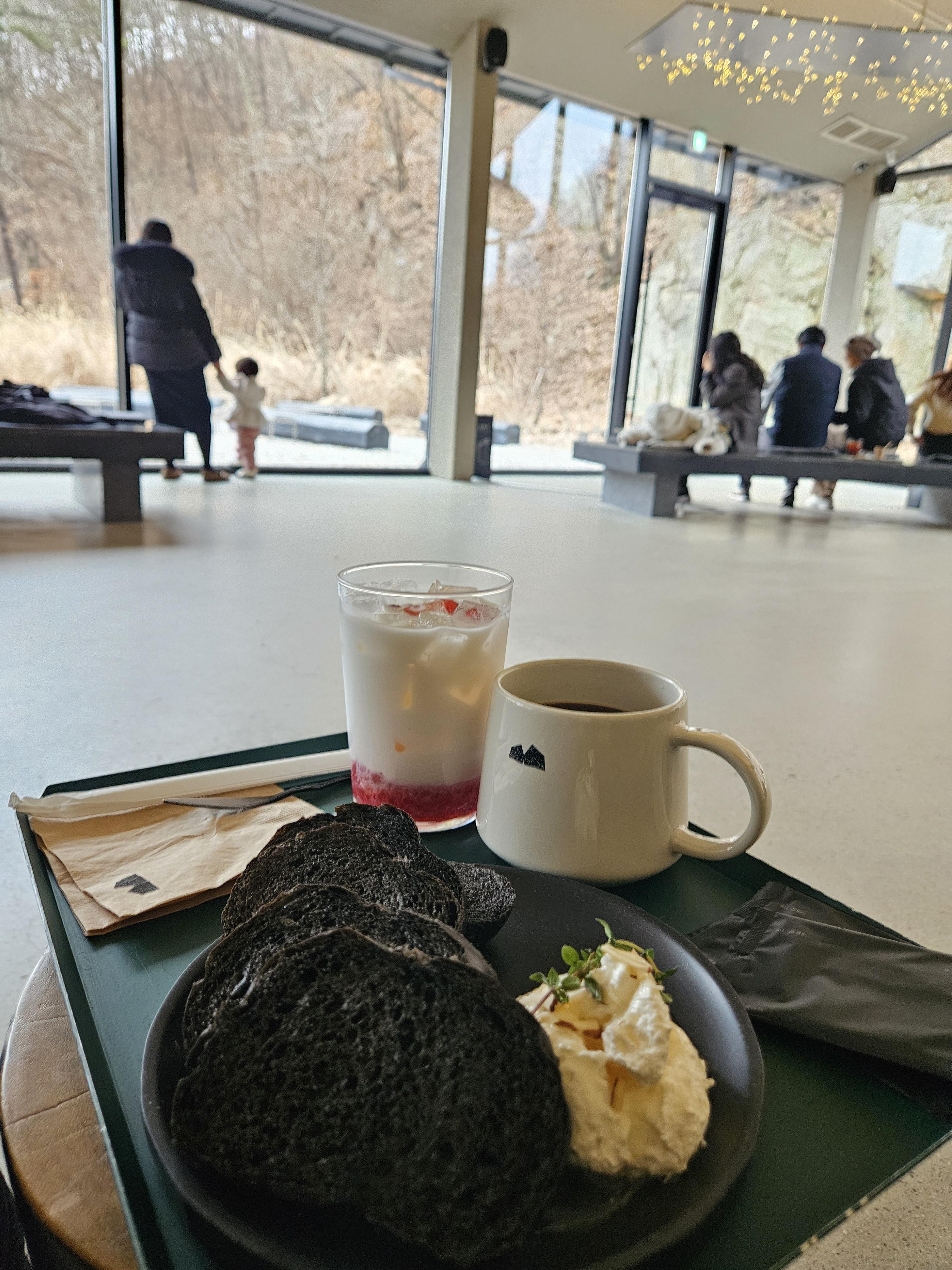  용인가볼만한곳 처인구 대형 갤러리 스타일 디저트 카페 묵리459