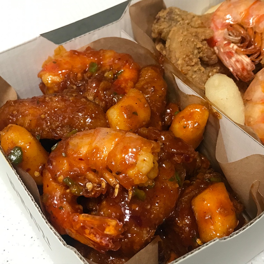  대세레드치킨 @바른치킨 맛있네요