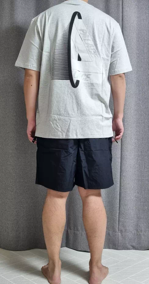 팔라스 반팔 착용사진 뒷모습