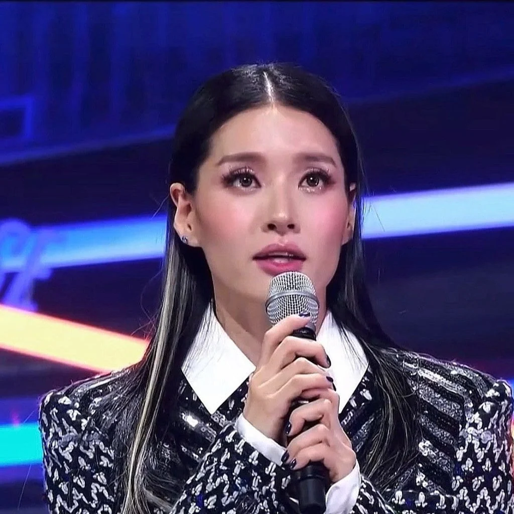  모니카, MAMA 참석 샤넬 풀장착