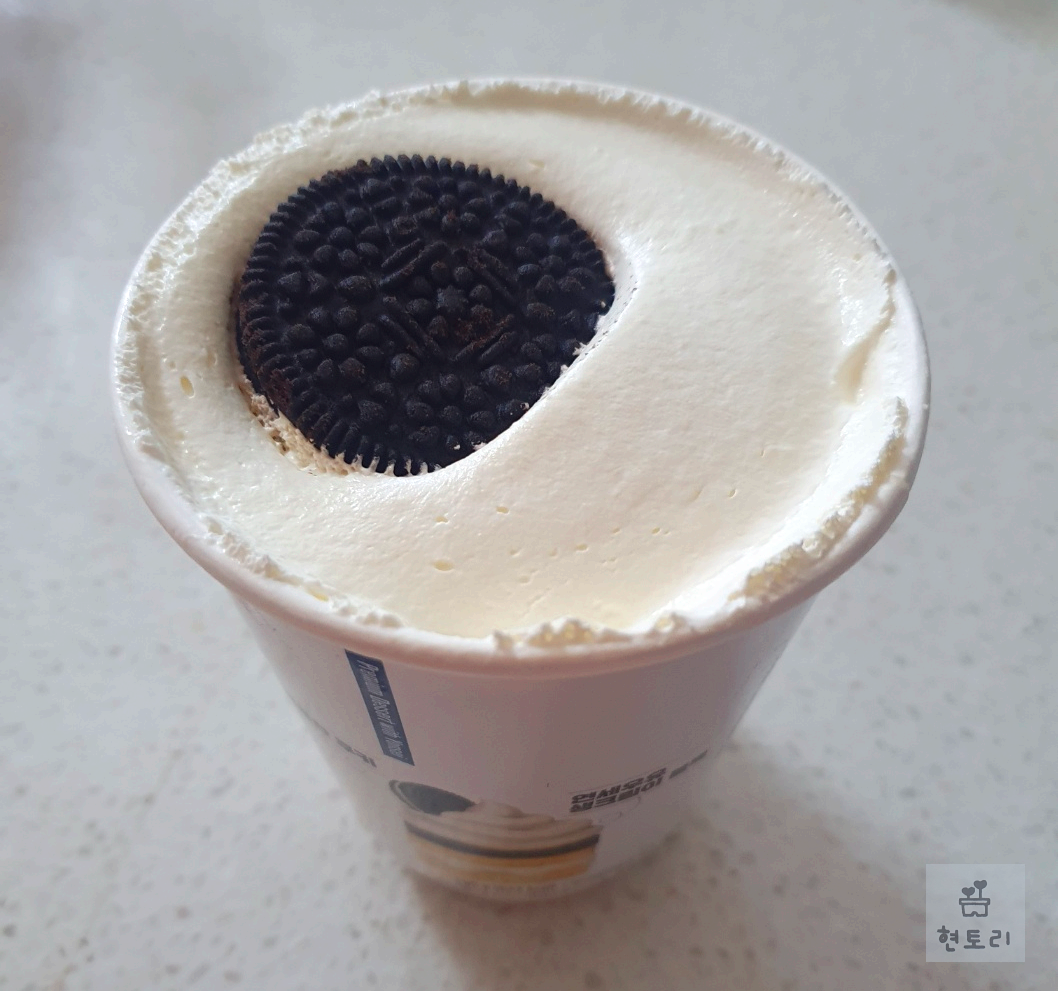 연세우유 쿠키앤생크림 컵 단면
